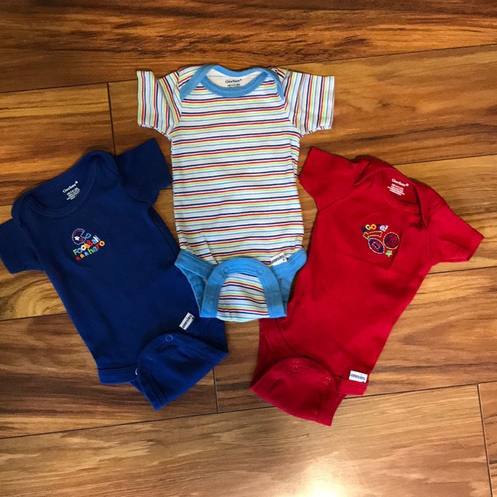 Newborn clothes! - Picture 5 of 5